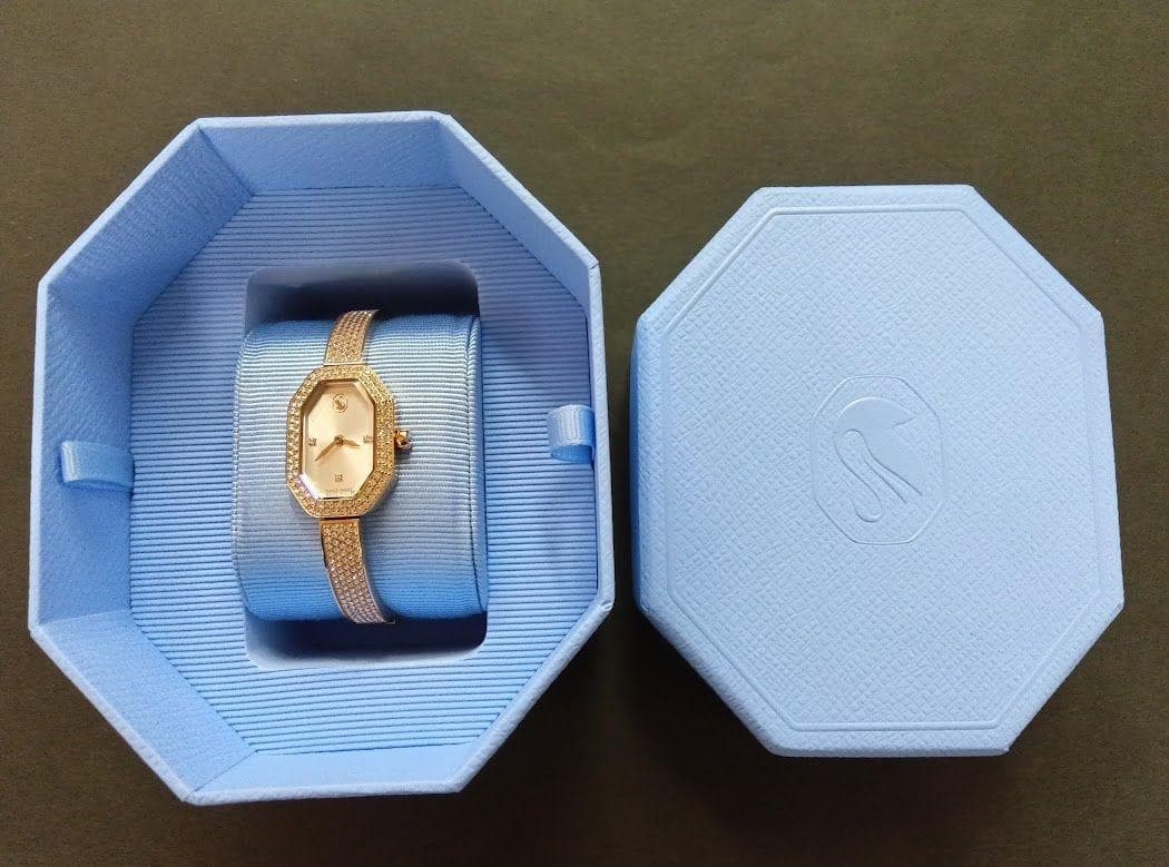 未使用に近い ★スワロフスキー ◎Dextera　バングルウォッチ