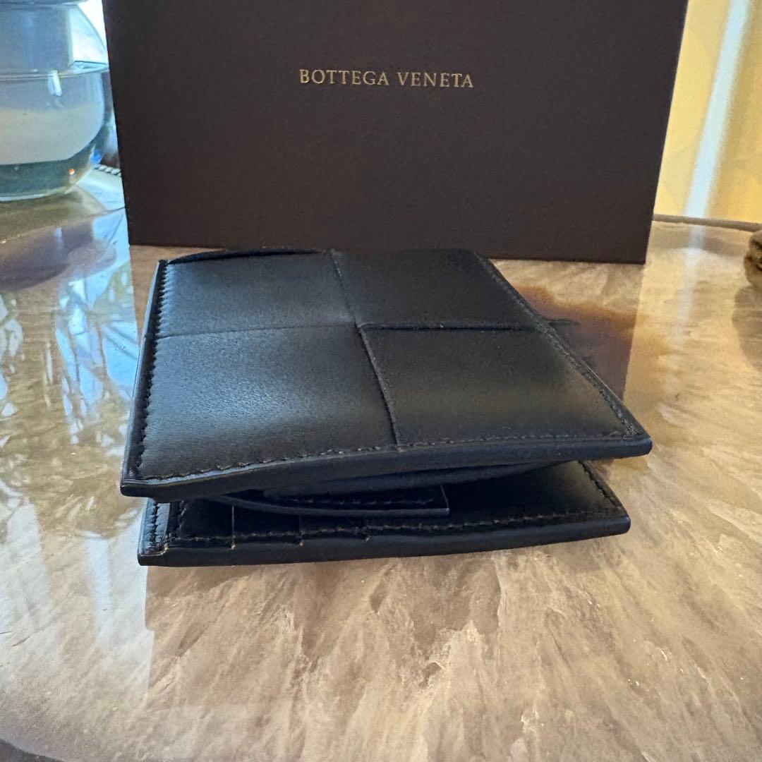【新品】BOTTEGA VENETA 2つ折り財布　カセット　ブラック