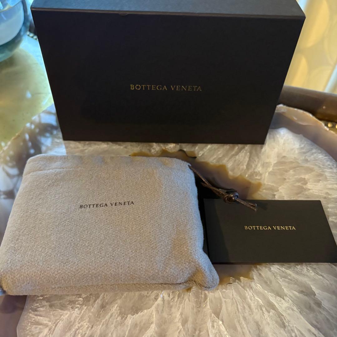 【新品】BOTTEGA VENETA 2つ折り財布　カセット　ブラック