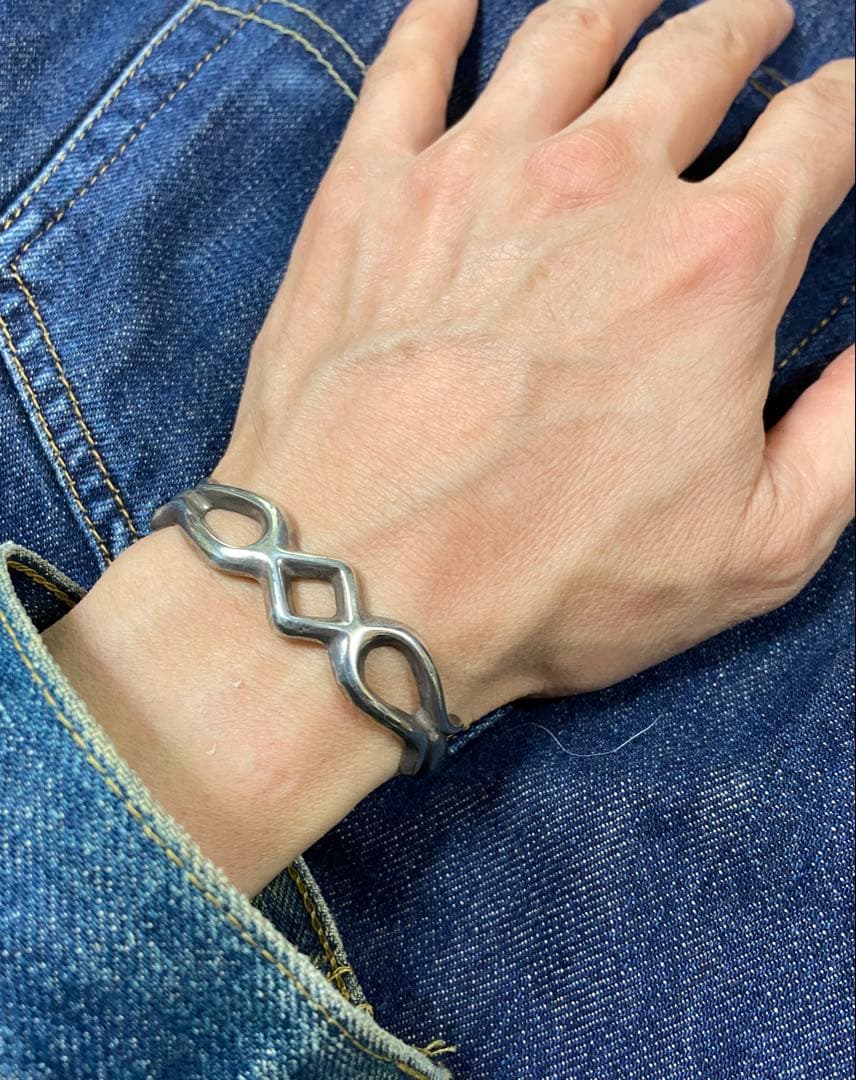 ナバホ族 シルバーバングル チェーン砂型 インディアンジュエリー