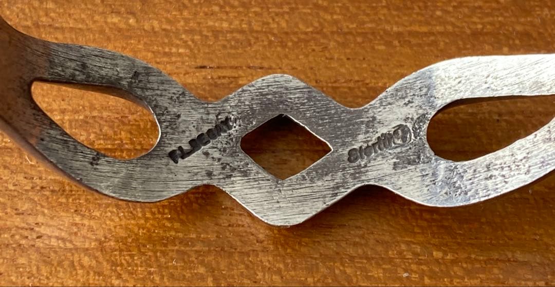 ナバホ族 シルバーバングル チェーン砂型 インディアンジュエリー