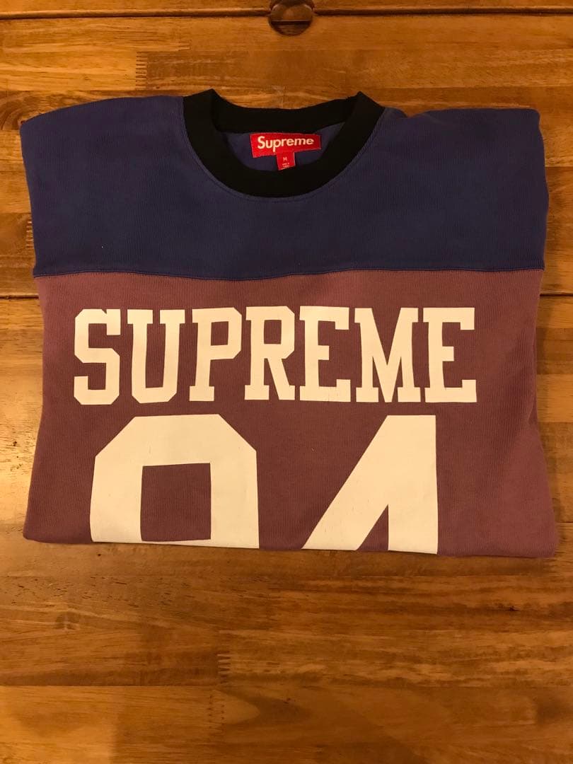 supreme Split Foot ball tシャツ