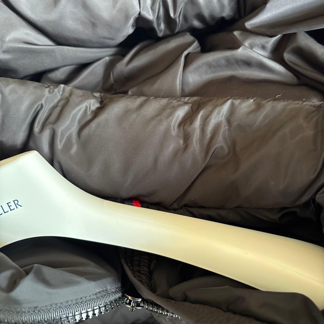 モンクレールエコファー付ダウンベスト　BAIRON ２　美品