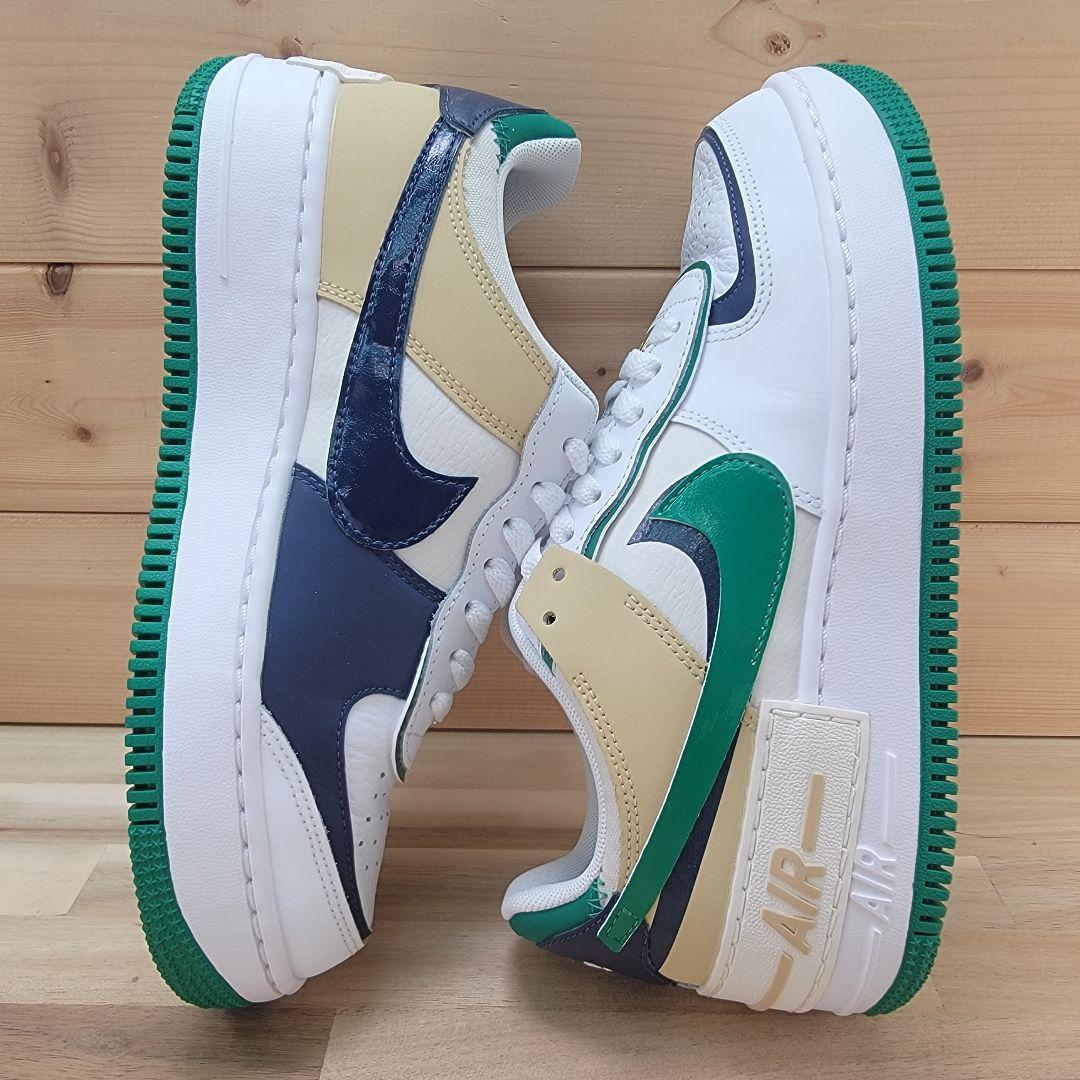 ナイキ ウィメンズ エアフォース1 シャドウ ホワイト/グリーン 24cm