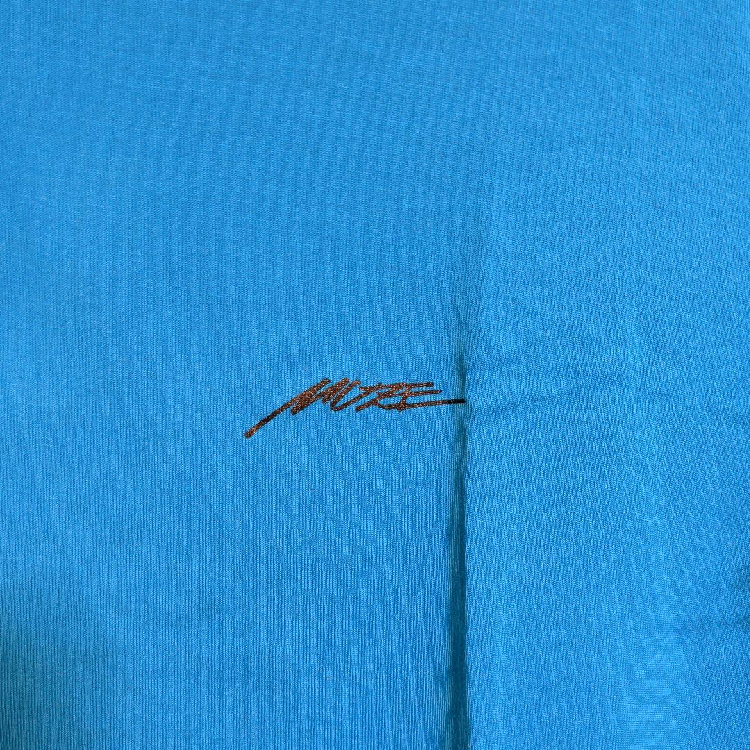 MUZE 青 Tシャツ ロゴ刺繍