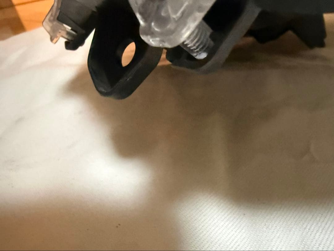 ダイハツ　ムーブキャンバス　右ヘッドライト