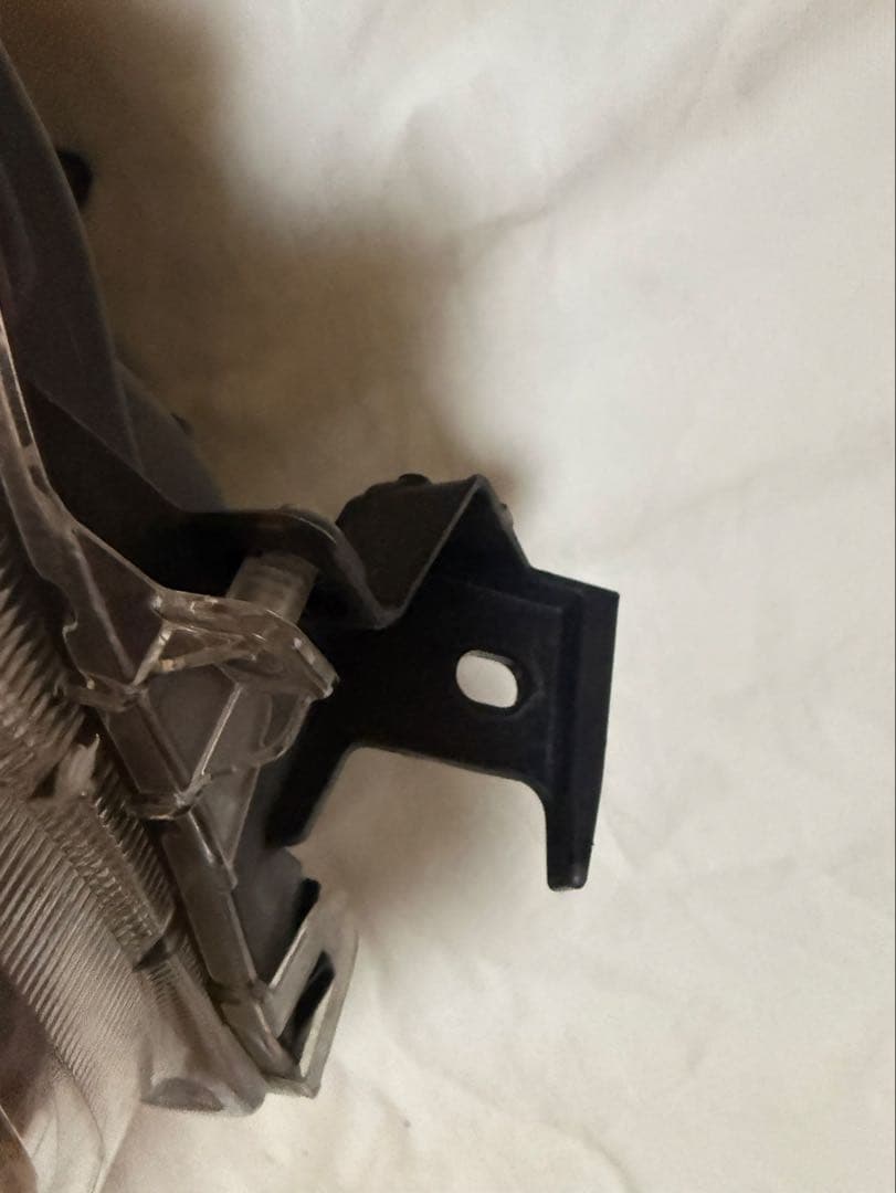 ダイハツ　ムーブキャンバス　右ヘッドライト