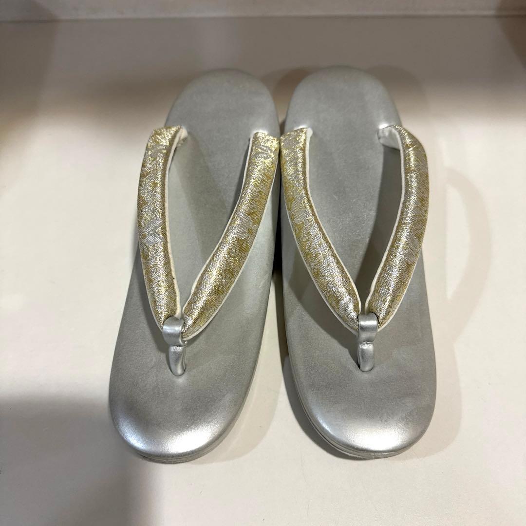 和装用バッグと草履セット シルバー　花柄　佐賀