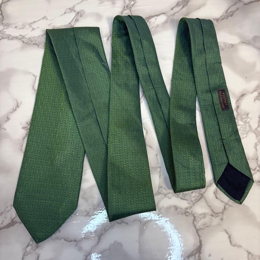 HERMES ネクタイ　グリーン　緑　ファソネ　H柄　ワンポイント　桜　人気