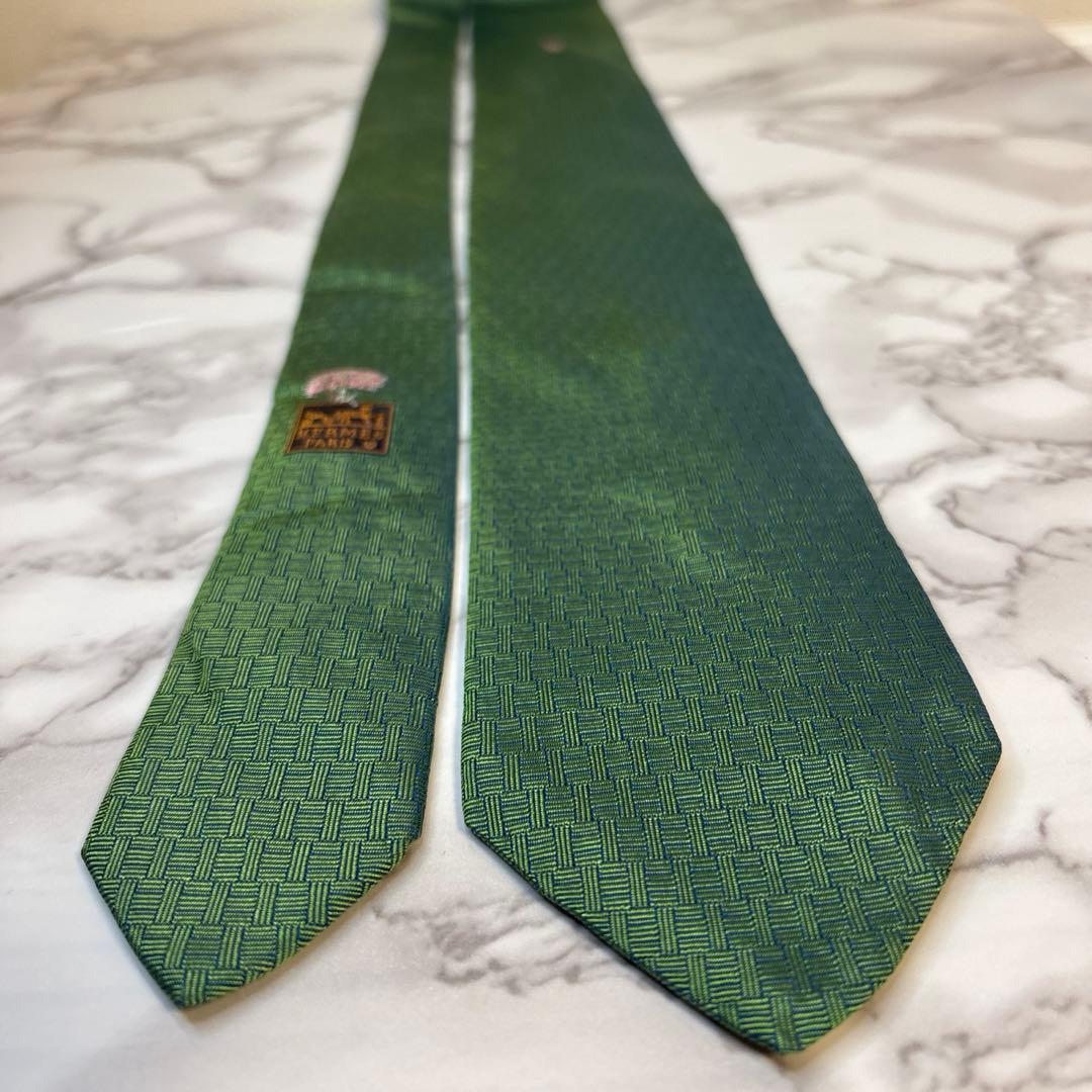 HERMES ネクタイ　グリーン　緑　ファソネ　H柄　ワンポイント　桜　人気