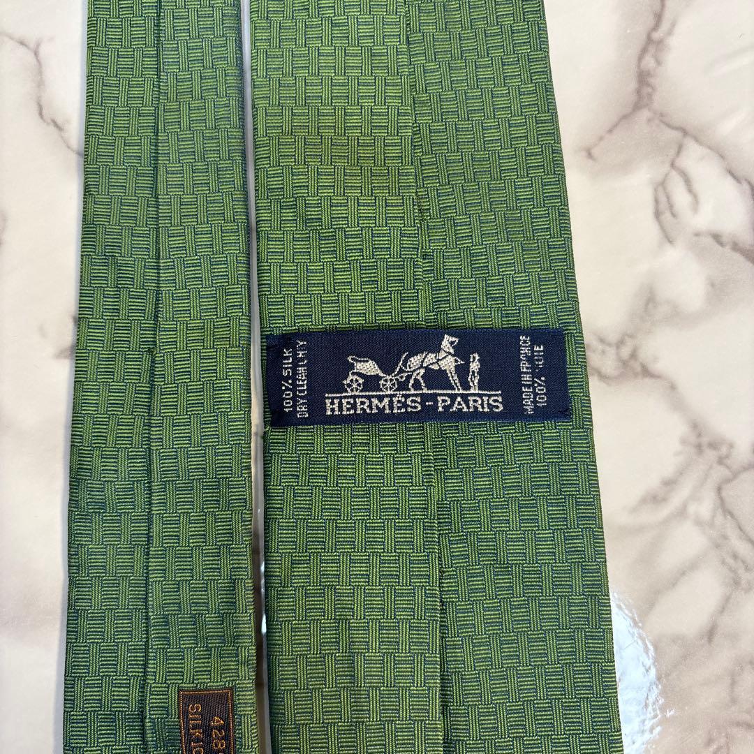 HERMES ネクタイ　グリーン　緑　ファソネ　H柄　ワンポイント　桜　人気