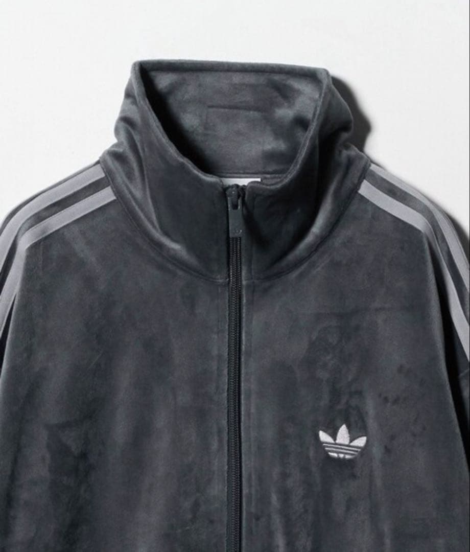 新品タグ adidasOriginals ファイヤーバード ベロアトラックトップ