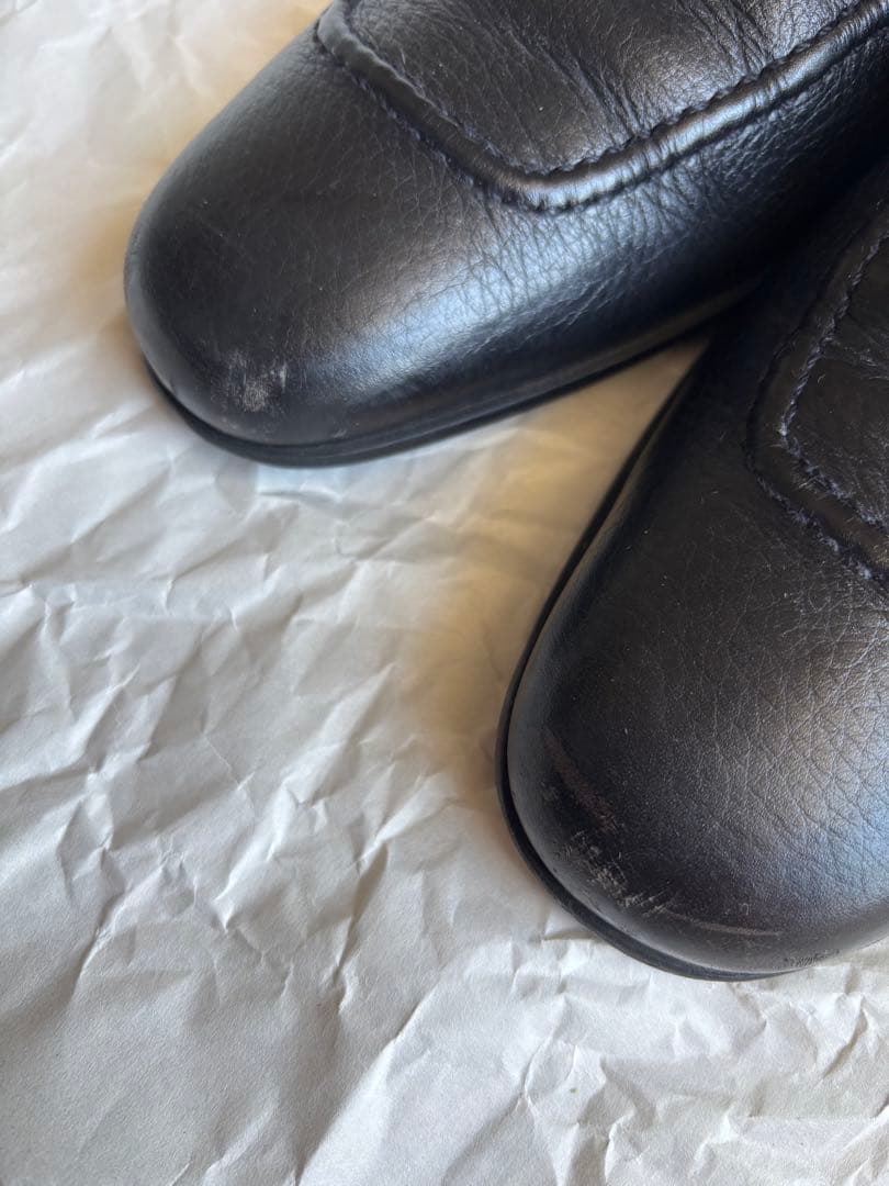 フェラガモ メンズ レザーローファー 金属バックル付き ブラック サイズ9.5