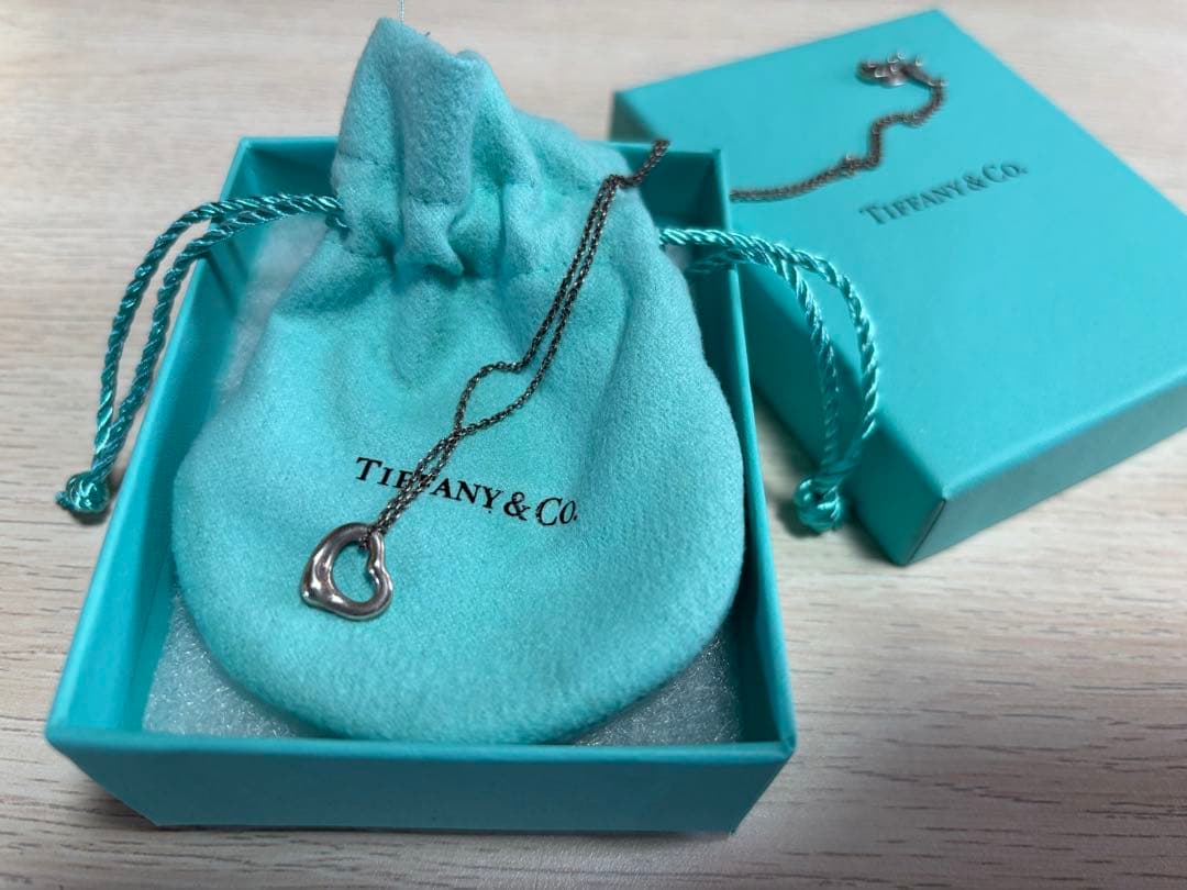Tiffany & Co. オープンハートネックレス　デート　オフィスカジュアル