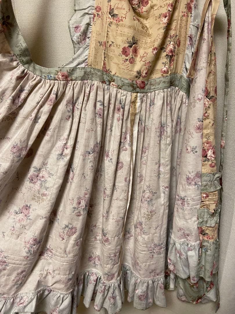 モモコハウス　エプロン