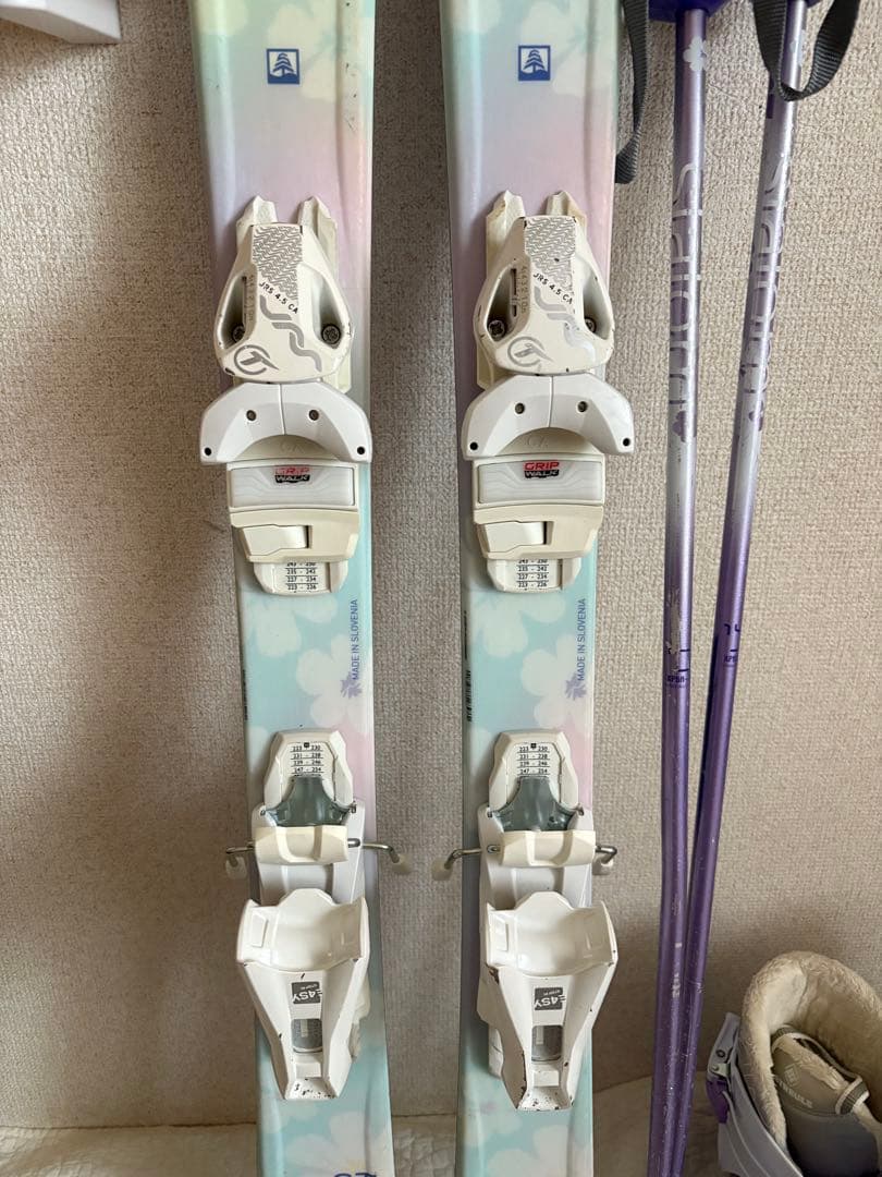 キッズスキー4点セット スキー板、ビンディング、ストック、ブーツ　こどもスキー