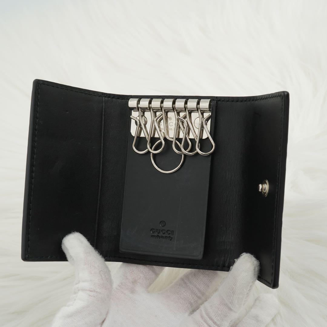 未使用級の状態　GUCCI グッチ　キーケース　レザー　GG柄　シマ　ブラック