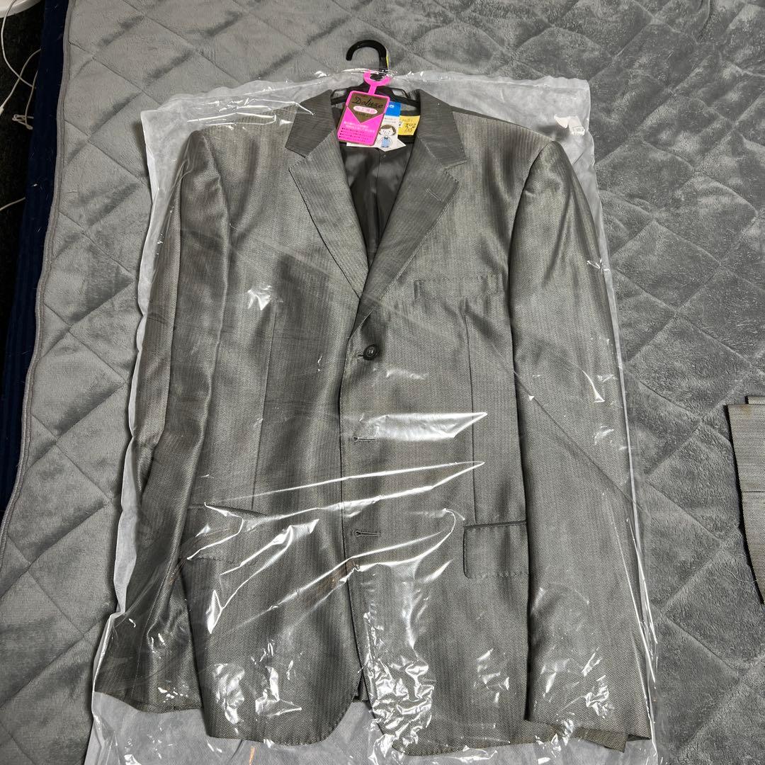 ジャンニベルサーチ、最高級 シルク。 グレー スーツ シングルボタン