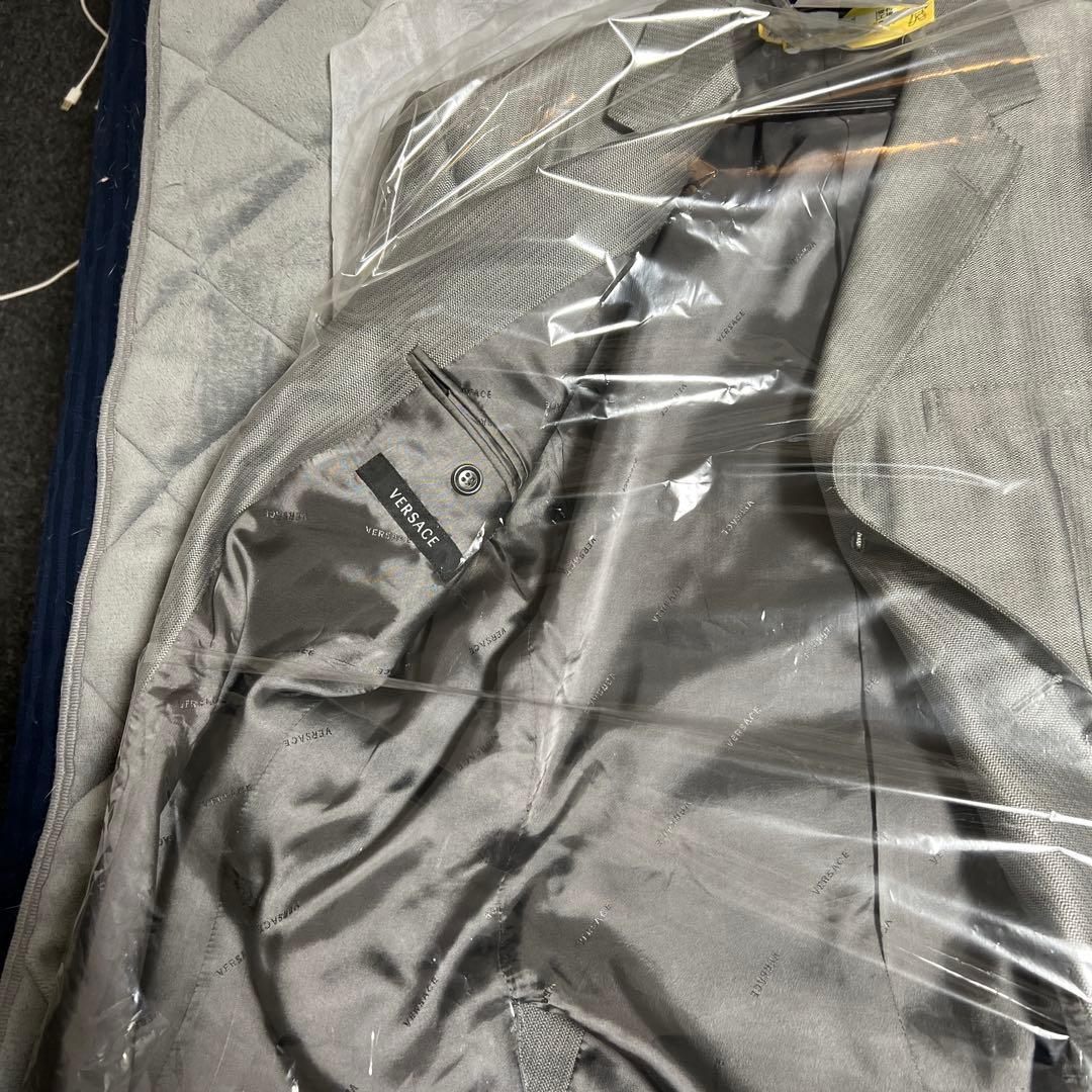 ジャンニベルサーチ、最高級 シルク。 グレー スーツ シングルボタン