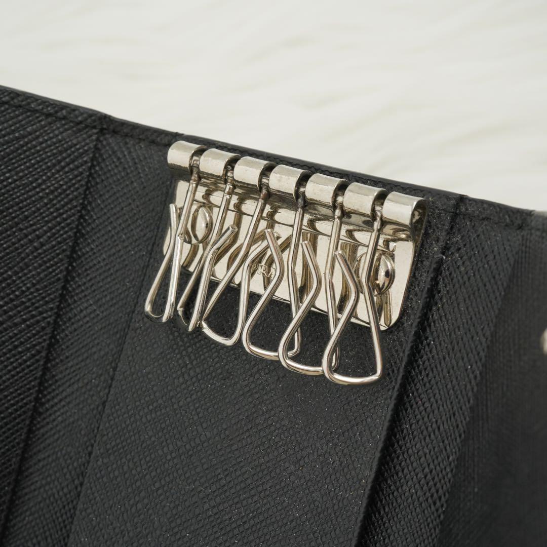 ほぼ未使用品　箱付き　PRADA プラダ　6連キーケース　サフィアーノ　ブラック