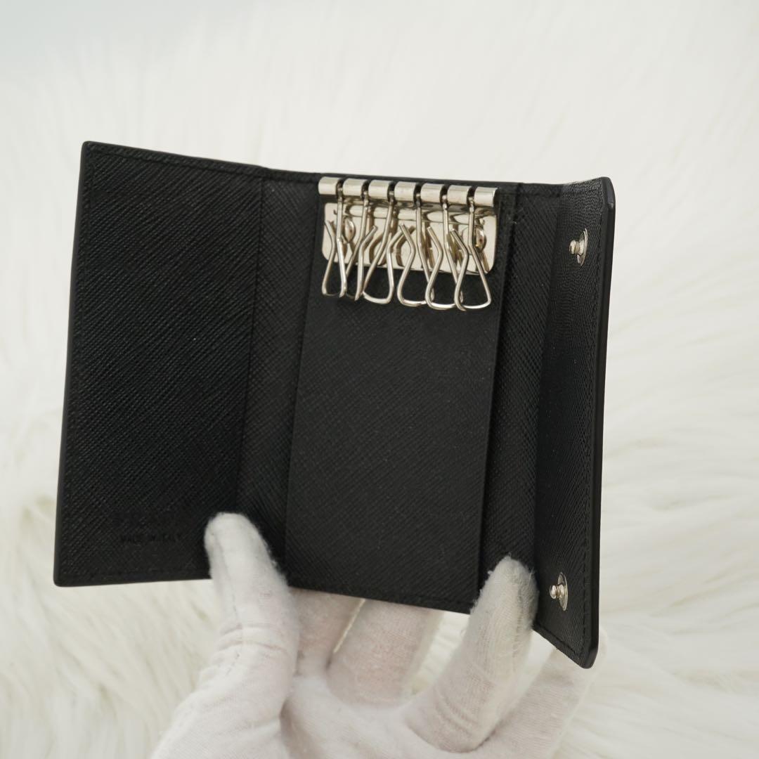 ほぼ未使用品　箱付き　PRADA プラダ　6連キーケース　サフィアーノ　ブラック