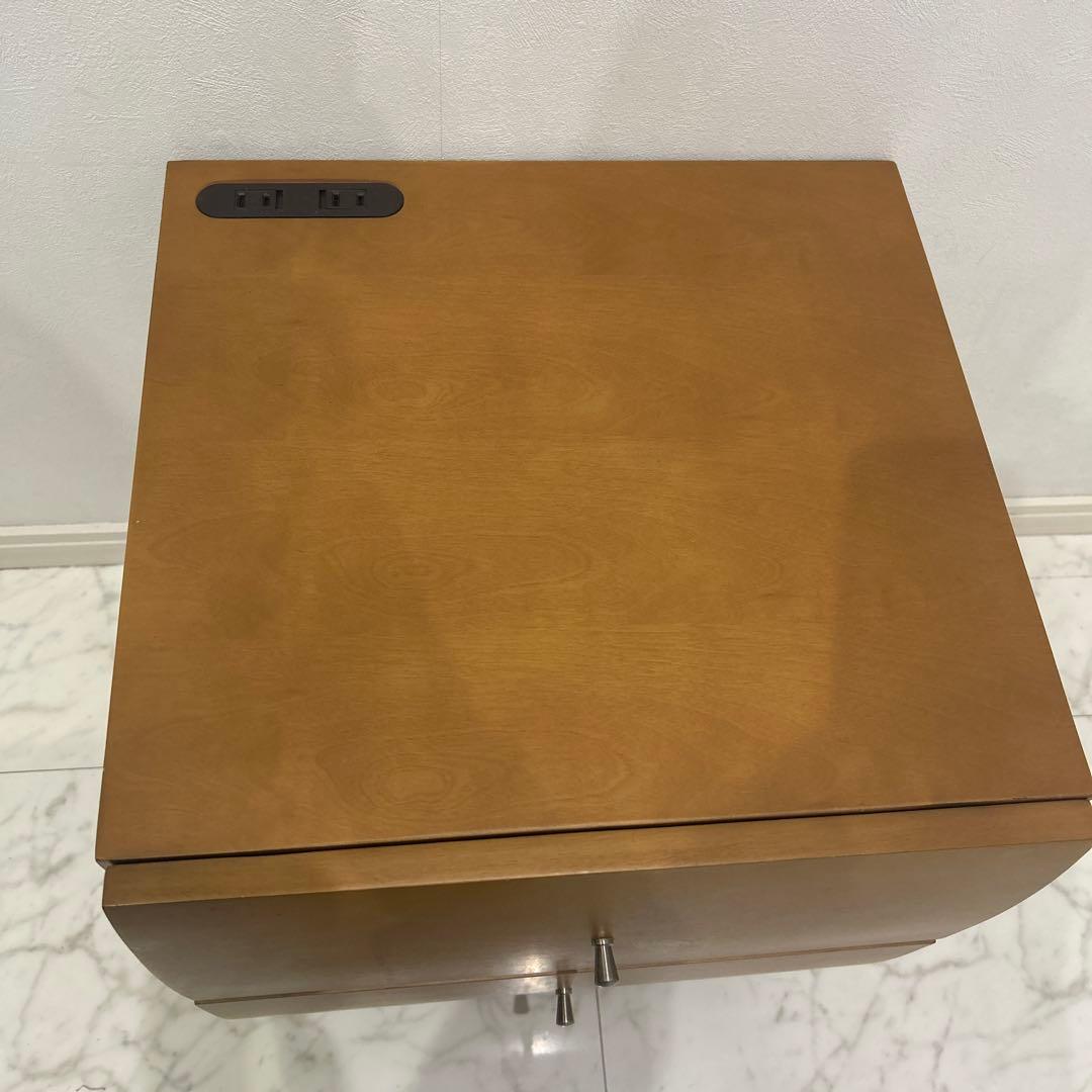 美品 大塚家具 コンセント付きサイドテーブル ナイトテーブル