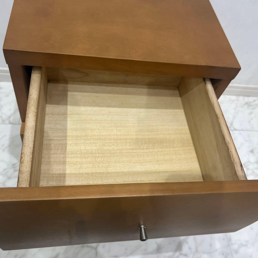 美品 大塚家具 コンセント付きサイドテーブル ナイトテーブル