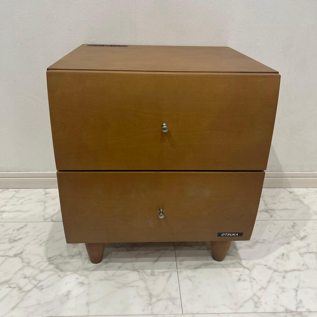 美品 大塚家具 コンセント付きサイドテーブル ナイトテーブル