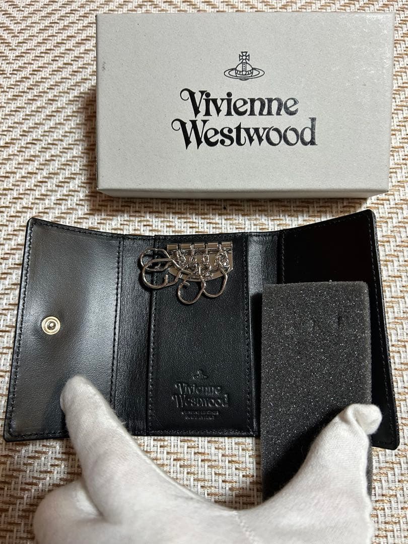 希少　完売品　廃盤　ヴィヴィアンウエストウッド　 4連キーケース