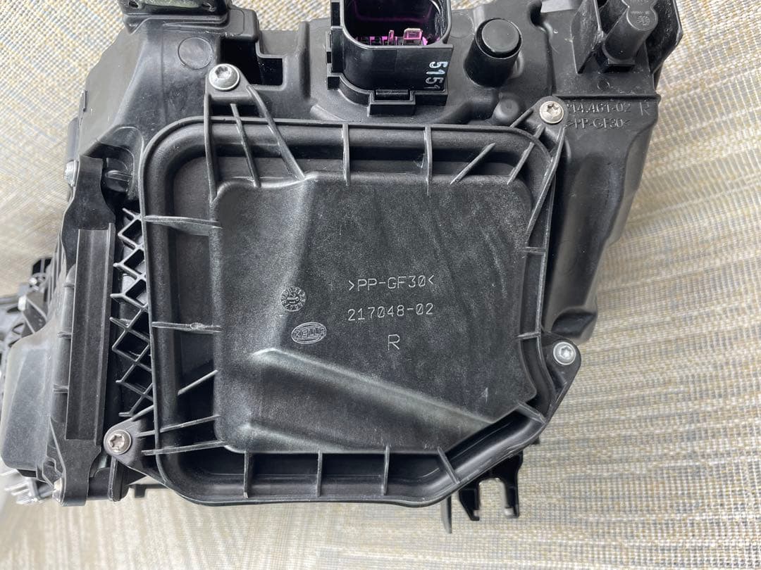 アウディ純正 F2DFBF A6 4A LED 右ライト 4K0941036A