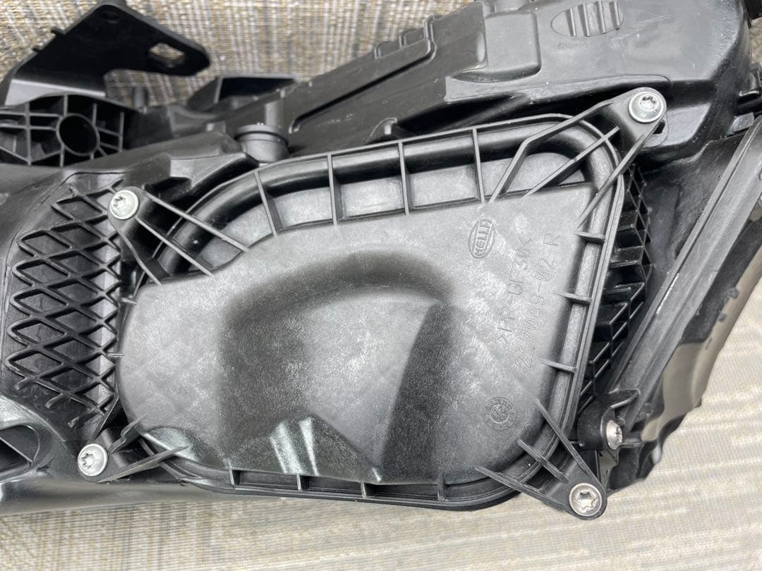 アウディ純正 F2DFBF A6 4A LED 右ライト 4K0941036A