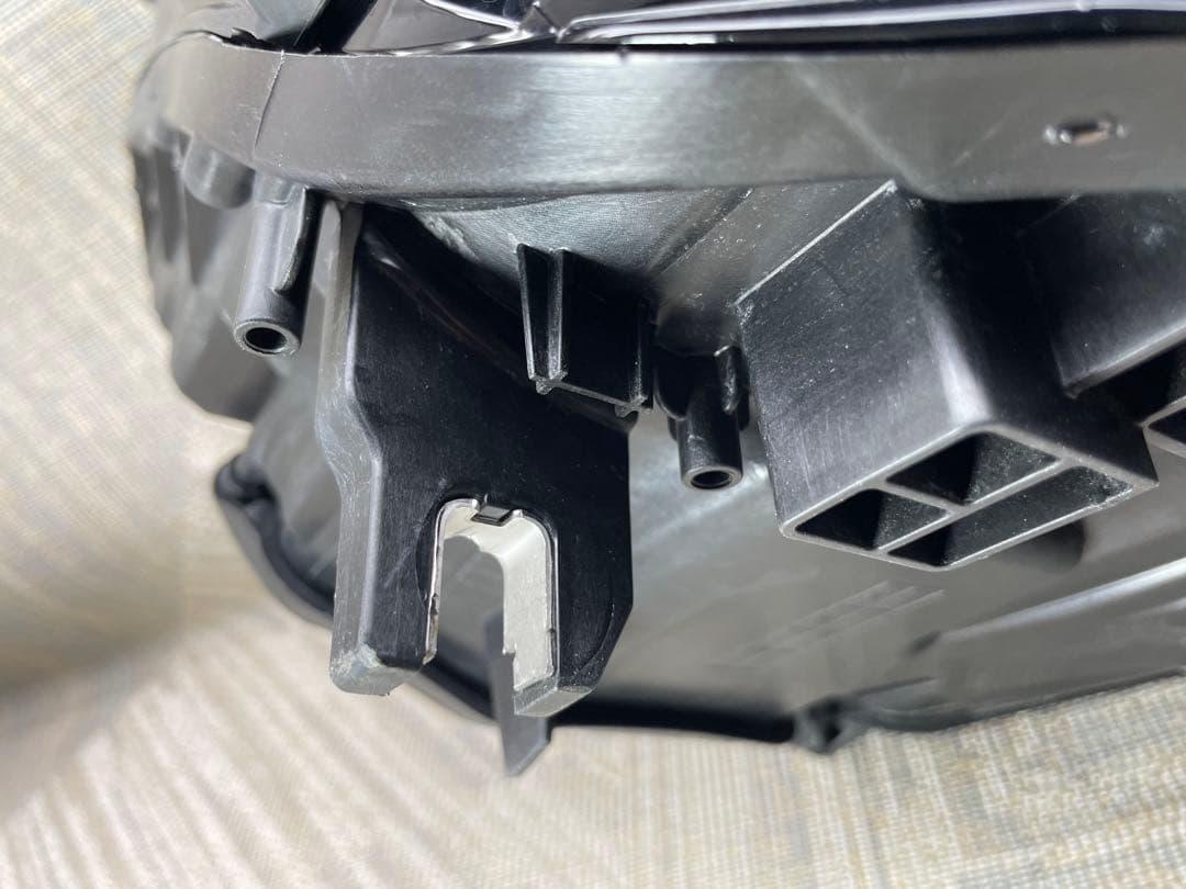 アウディ純正 F2DFBF A6 4A LED 右ライト 4K0941036A