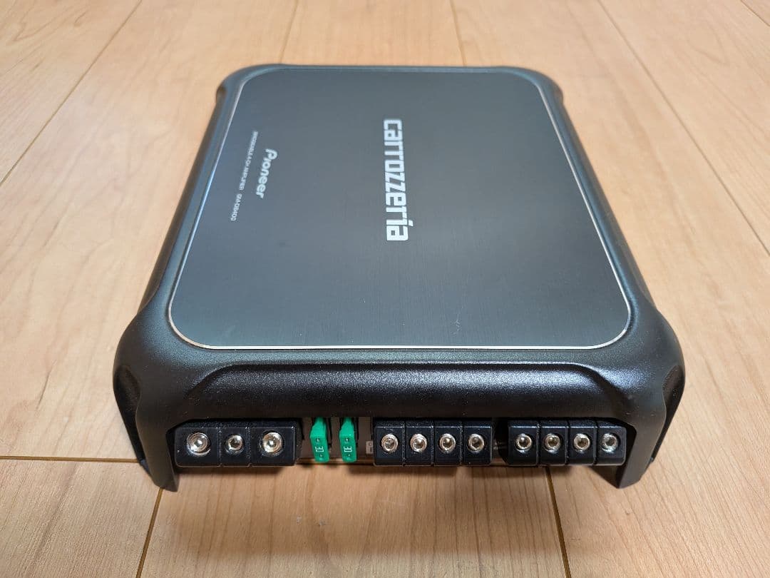 Pioneer carrozzeria アンプ 本体 gm-d8400