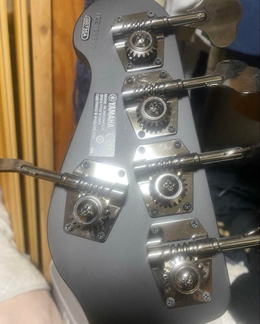 Yamaha 5弦　ベース