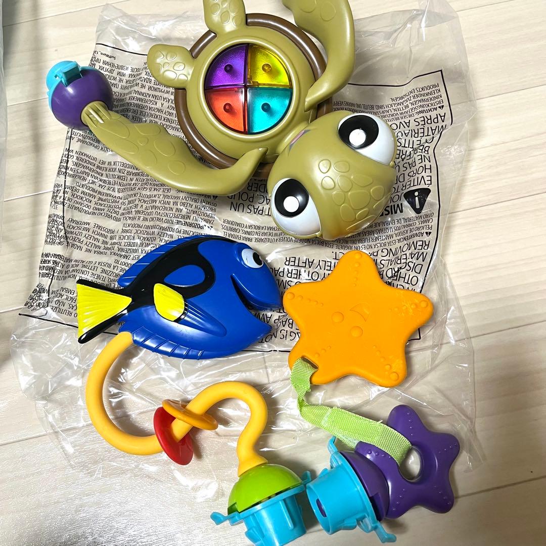 美品 使用数回 箱付き ファインディングニモ ジャンパルー