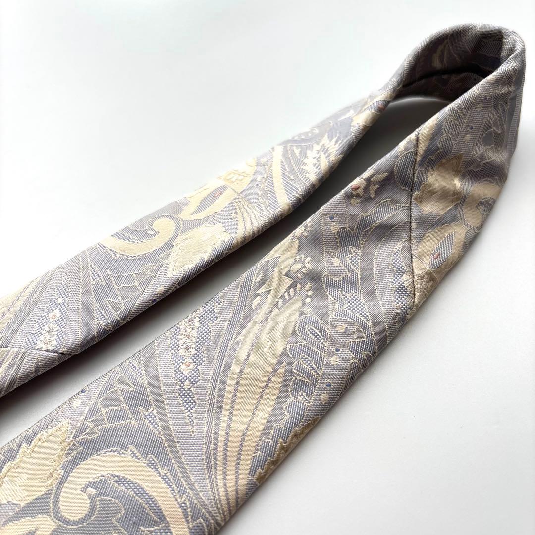 ꧁美品꧂ バーバリーブラックレーベル ネクタイ ペイズリー 花柄 シルバー 光沢