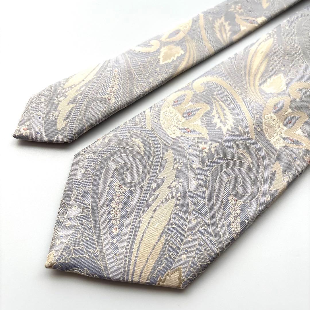 ꧁美品꧂ バーバリーブラックレーベル ネクタイ ペイズリー 花柄 シルバー 光沢