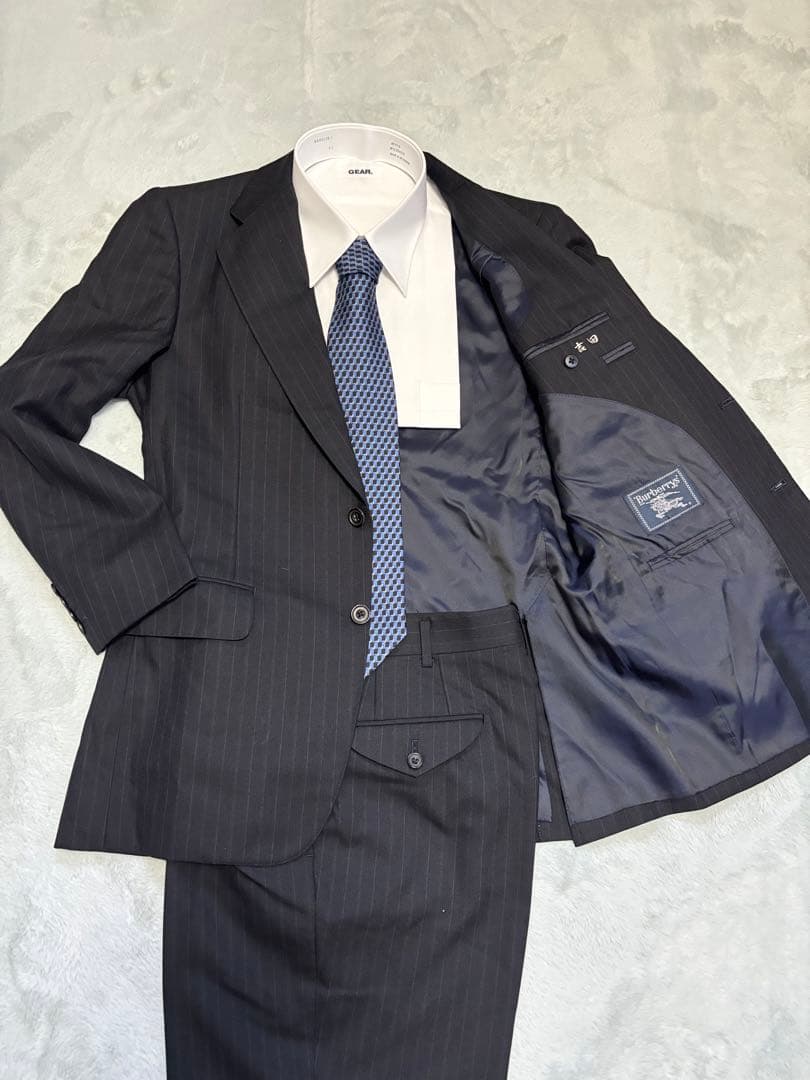 【美品】バーバリー　セットアップスーツ　濃紺ストライプ スーツ 表地毛100%