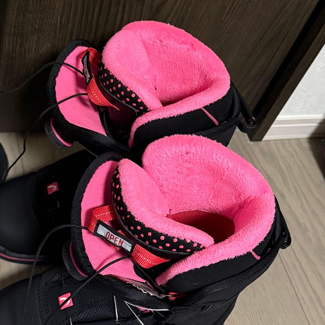 女性用スノーボードブーツ ブラック/ピンク 23cm