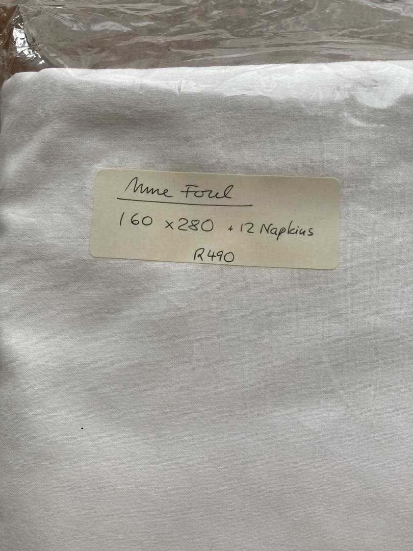 南アフリカ製 刺繍入りテーブルクロス/七面鳥 160×280cm ナプキンセット