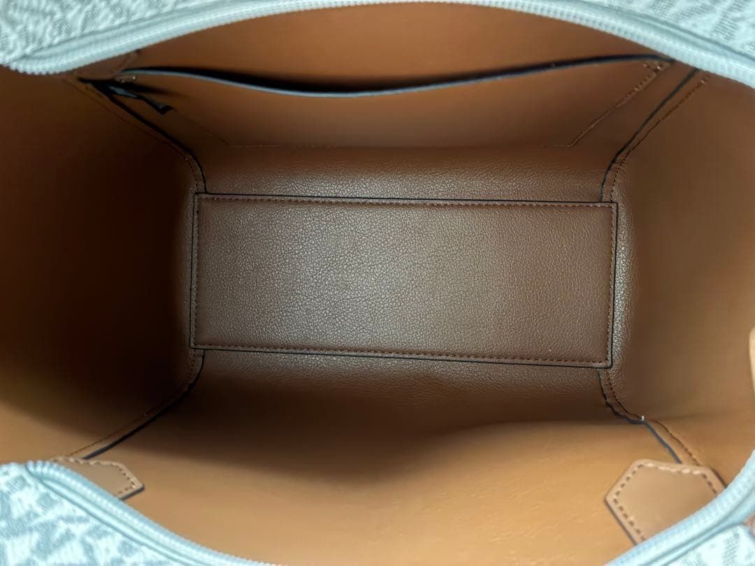 マイケルコースMICHAEL KORS トートバッグ　チャーム付