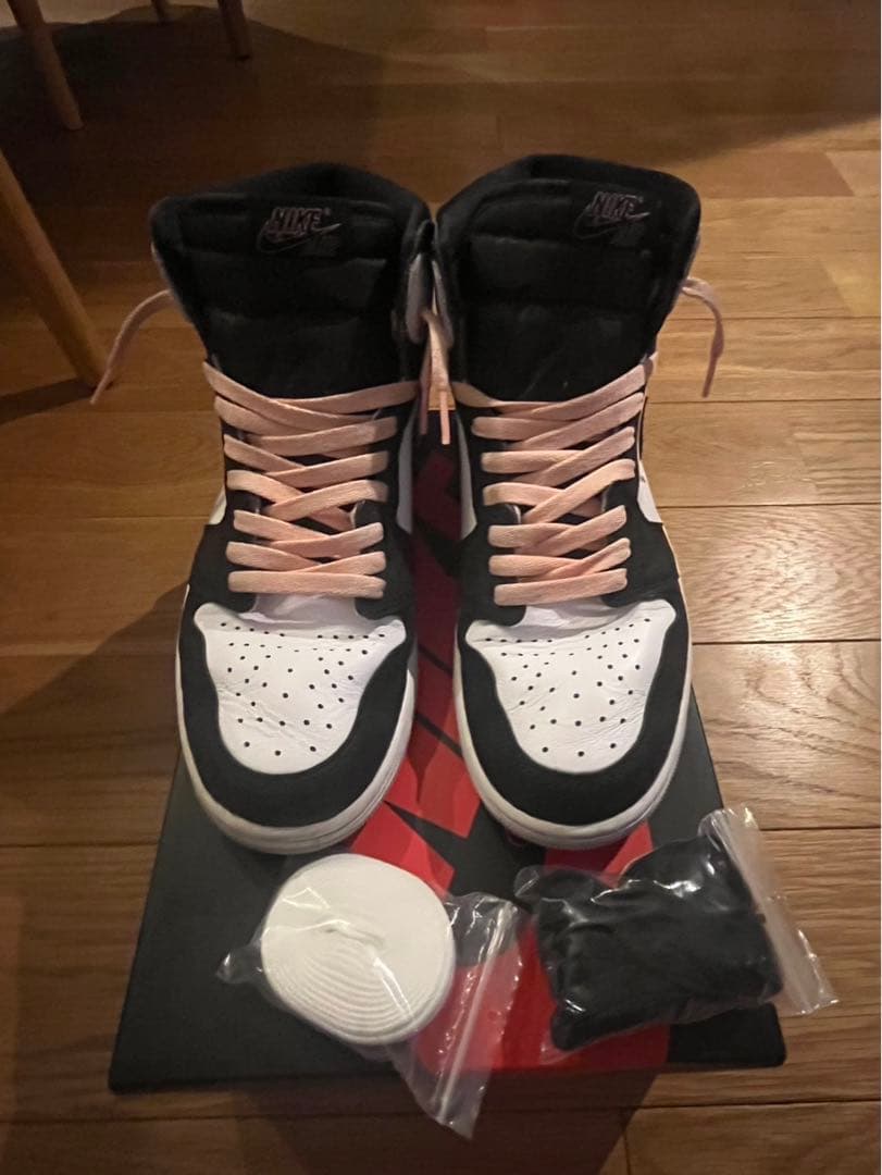 エアジョーダン1 レトロ ハイ og ブリーチドコーラル お値下げ中♫