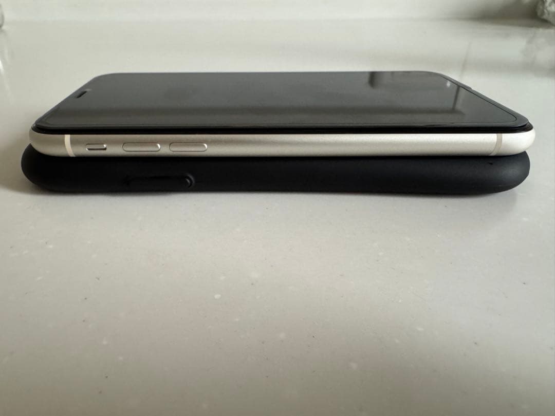 iPhone 11 128GB ホワイト