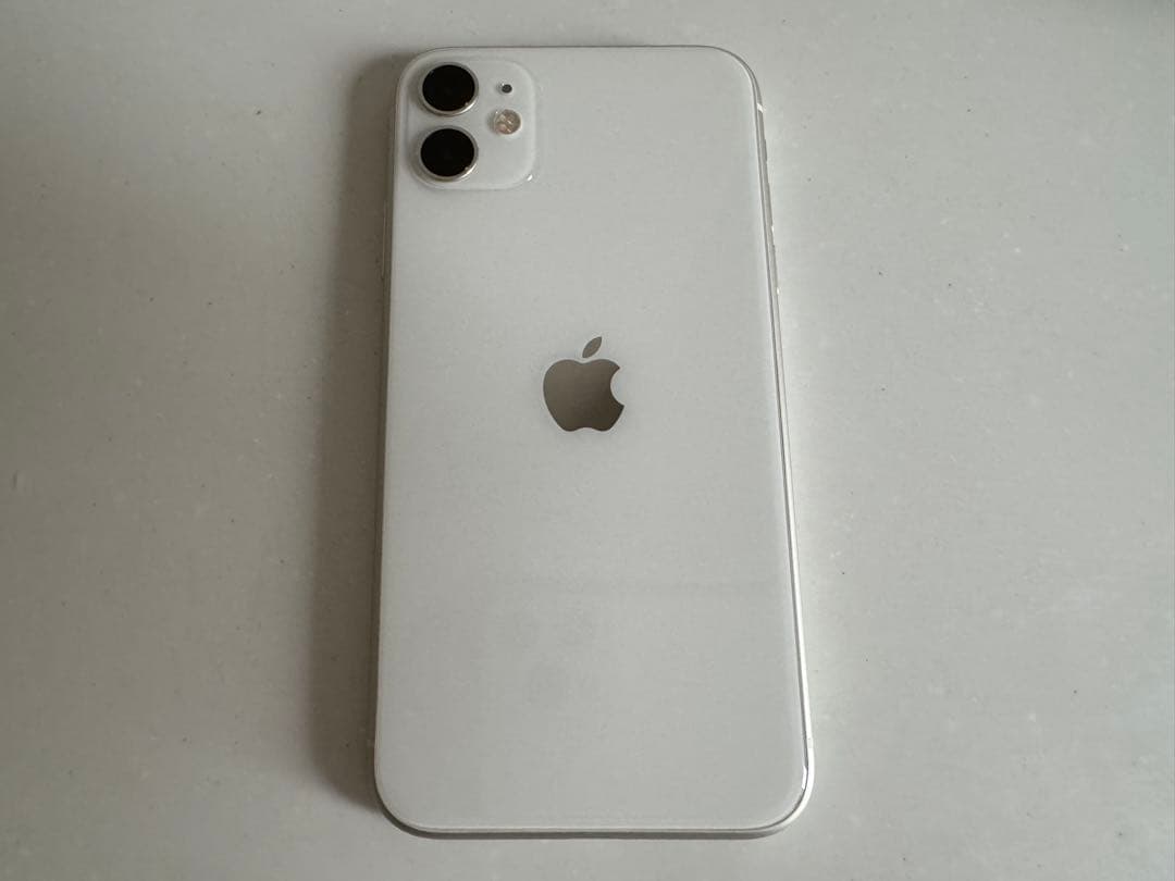 iPhone 11 128GB ホワイト