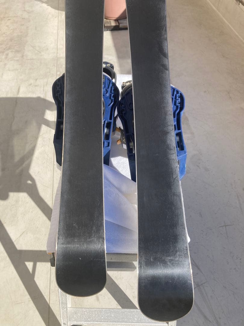 ショートスキー(ファン)　スノーボードブーツ用SALOMON ビィンディング無し