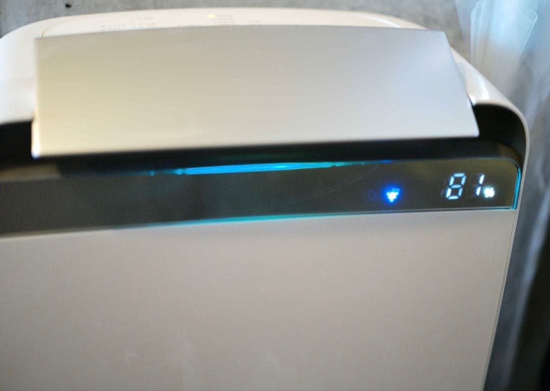 SHARP プラズマクラスター除湿機 CV-J180W 衣類乾燥・消臭機能付き