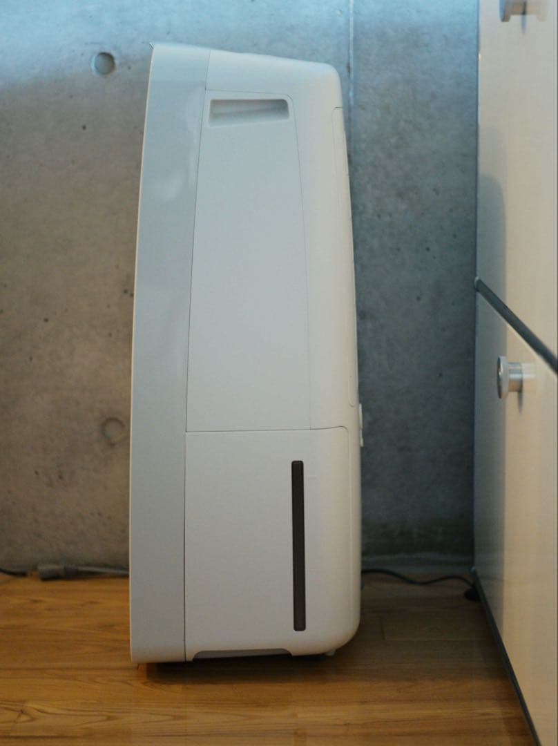 SHARP プラズマクラスター除湿機 CV-J180W 衣類乾燥・消臭機能付き