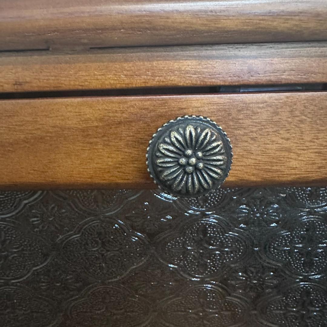 はな　訳あり　アンティーク調　擦りガラス　チェスト　 キャビネット