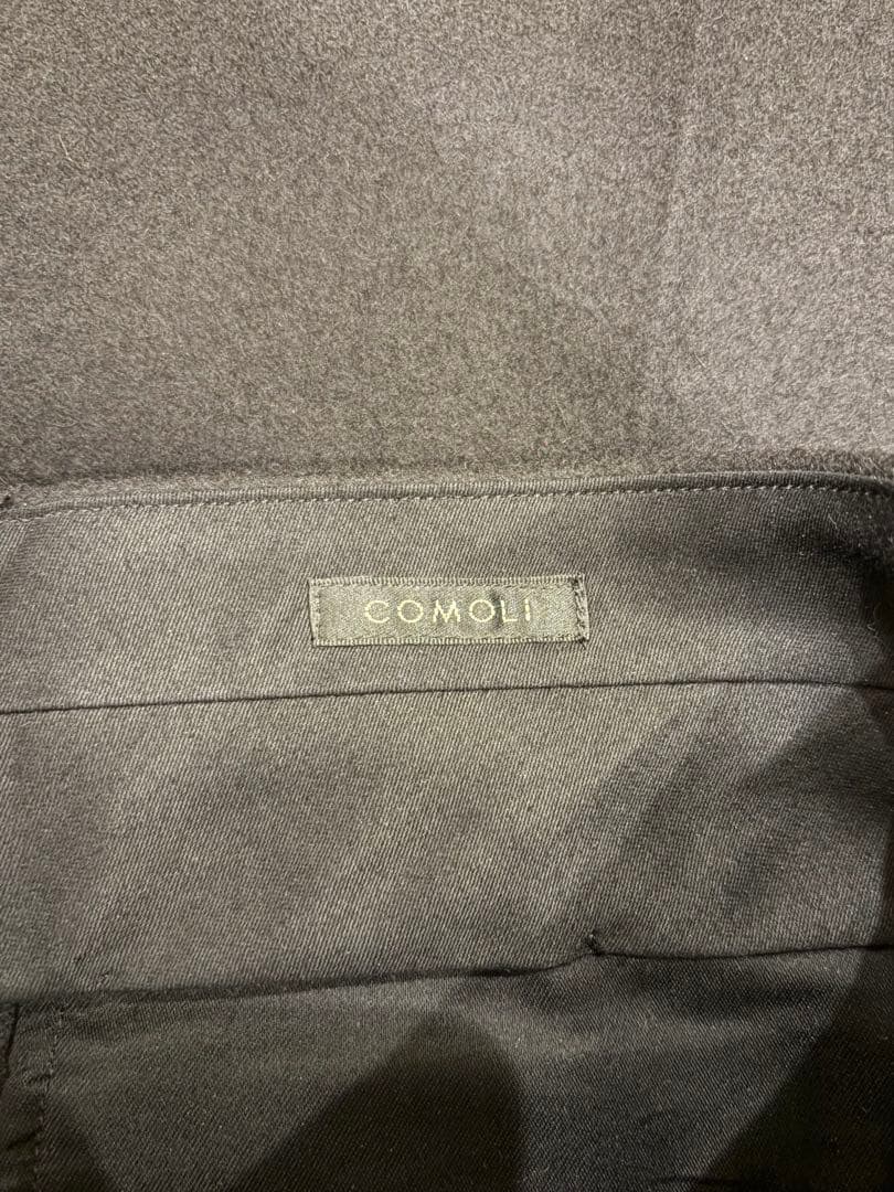COMOLI ライトメルトン パイプドステムパンツ　サイズ3