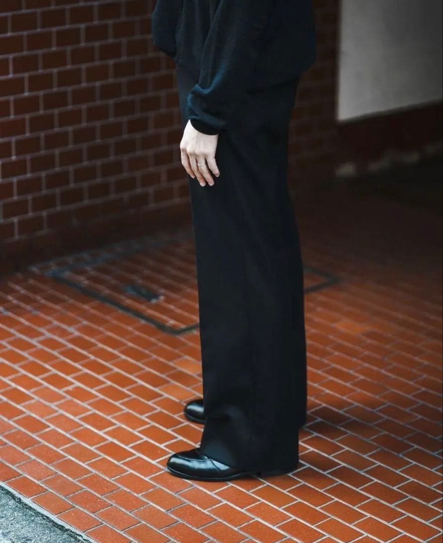 COMOLI ライトメルトン パイプドステムパンツ　サイズ3